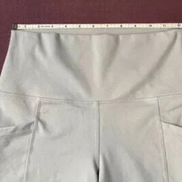 Yogalicious Lux - Lux Tribeca 5" Shorts with pockets - Size Medium - Picture 6 of 6
